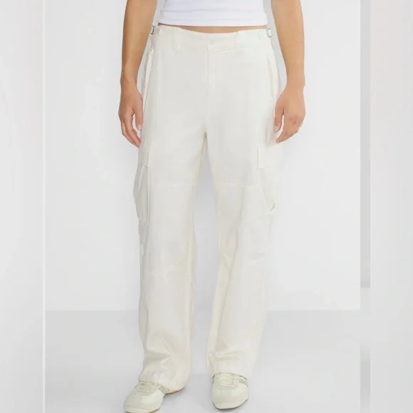 NWT TNA Cargo Pants “New Supply” by Aritzia - GD Light Birch / Off White - Picture 2 of 10